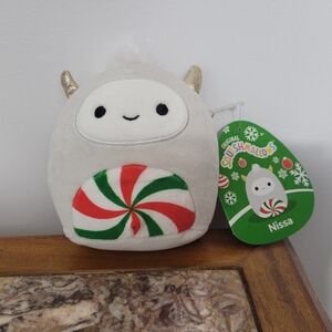 NWT S4 Christmas Squishmallow Nissa